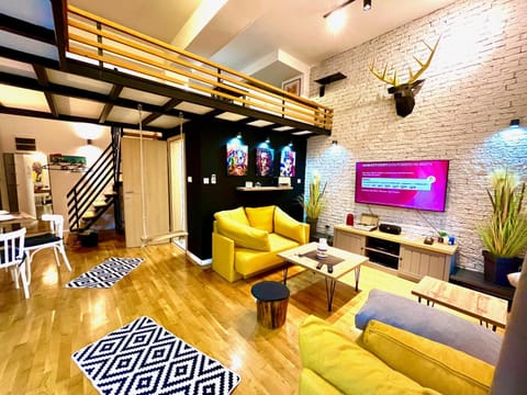 TV and multimedia, Living room, Seating area