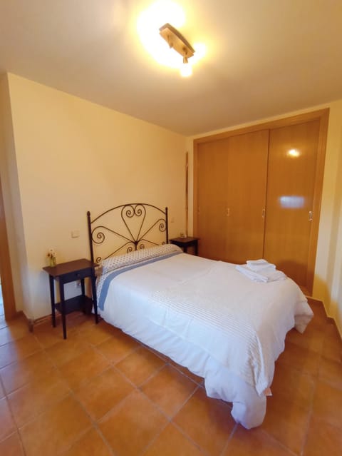 Bed, Bedroom, wardrobe