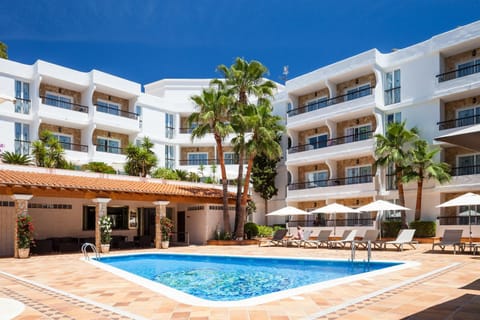 Patio, Restaurant/places to eat, Garden, Balcony/Terrace, Lounge or bar, Swimming pool