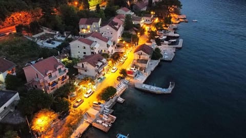 Property building, Neighbourhood, Natural landscape, City view, Sea view, Street view, Location, Parking