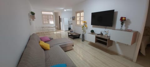 Communal lounge/ TV room, TV and multimedia, Living room