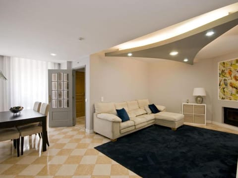 TV and multimedia, Living room, Seating area, flat iron