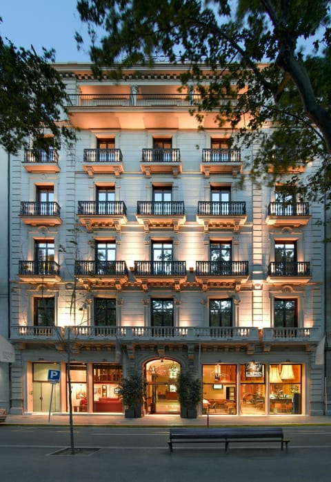 Property building, Facade/entrance, Spring, Off site, Night