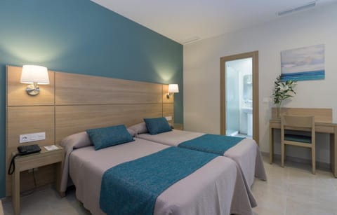 Photo of the whole room, Decorative detail