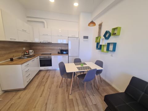 Dining area, pet friendly