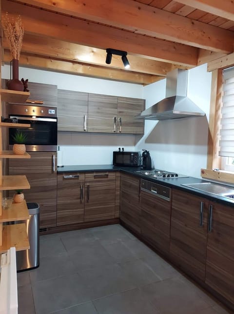 La clairière du lac, le bungalow de l'écureuil House in Wallonia, Belgium