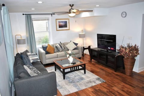 Communal lounge/ TV room, TV and multimedia, Living room