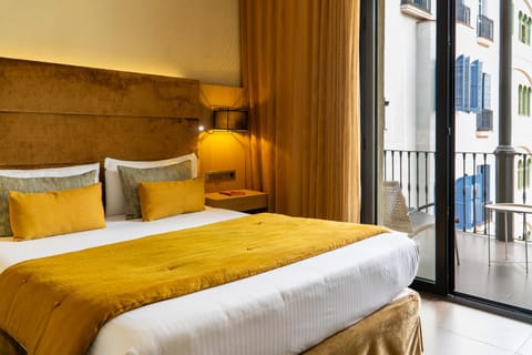Bed, Bedroom