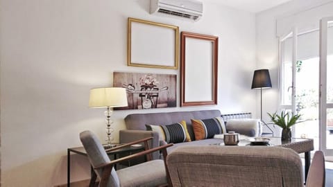 Balcony/Terrace, Living room, Photo of the whole room, Seating area, On site, Garden view