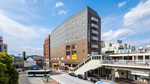 Property building, Day