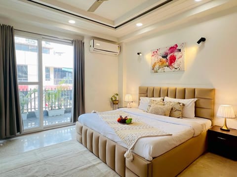 Bed, Balcony/Terrace, Photo of the whole room, Bedroom, air conditioner