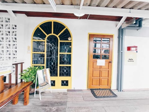 Facade/entrance