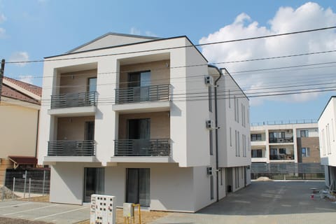 Property building, Day, Neighbourhood, Street view