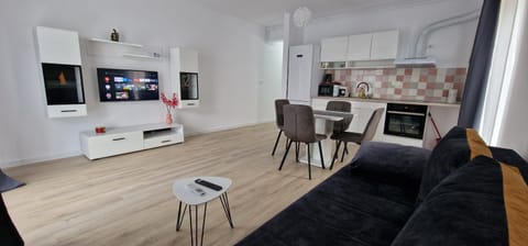 TV and multimedia, Kitchen or kitchenette, Living room, Dining area