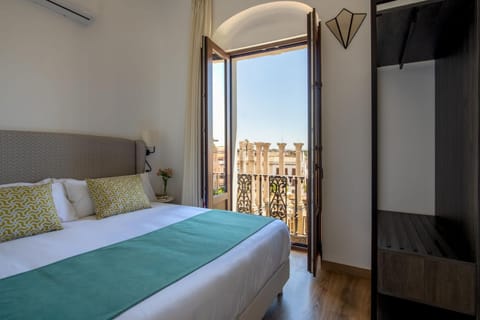 Bed, Bedroom