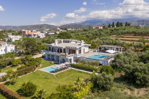 Bird's eye view, Pool view