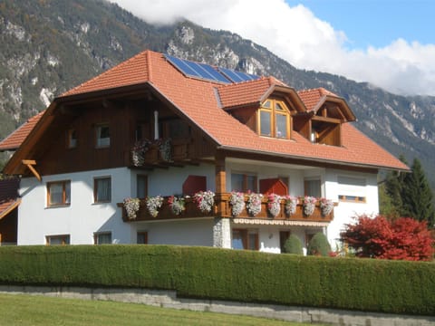 Property building, Natural landscape, Garden, Garden view, Mountain view