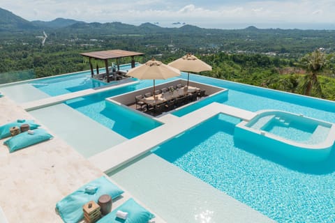 Day, Natural landscape, Mountain view, Pool view, Sea view, Swimming pool, sunbed