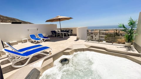 Hot Tub, Balcony/Terrace, sunbed
