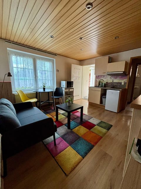 Seating area, kitchen