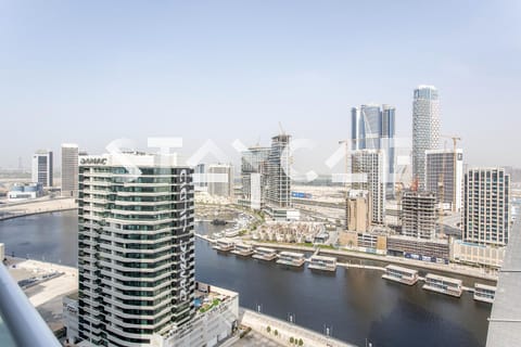 Property building, Natural landscape, Bird's eye view, City view, Lake view