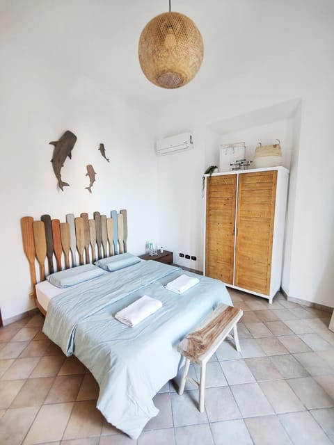 Bed, Photo of the whole room, Bedroom, internet, wardrobe, air conditioner