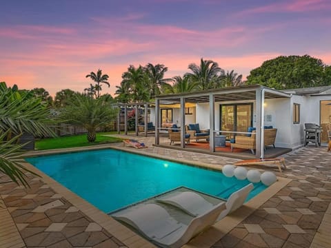 Walk 2 Wilton! Heatd Pool & 10 min to Bch Las Olas House in Wilton Manors