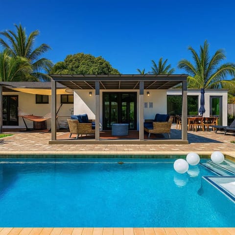 Walk 2 Wilton! Heatd Pool & 10 min to Bch Las Olas House in Wilton Manors