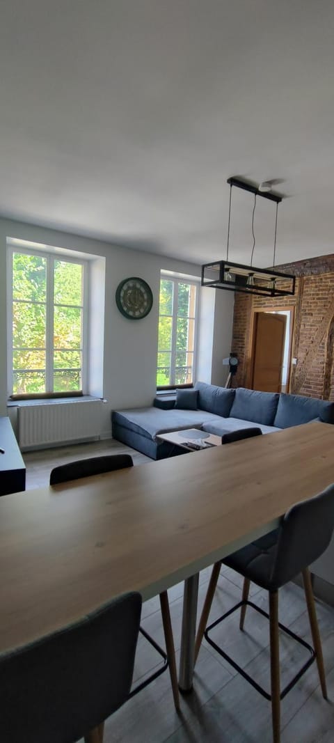 Appartement d'Hippolyte - Vue musée Rimbaud Apartment in Wallonia, Belgium