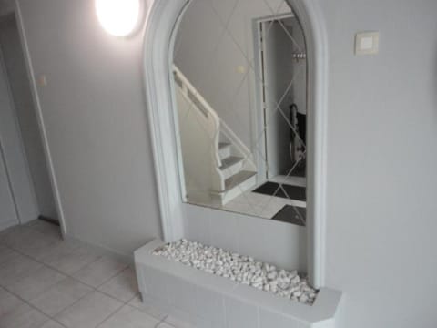 appartement nabij station op begane grond in residentie jane - niet goed geld terug garantie - 10 minuten tot centrum brugge Apartment in Bruges