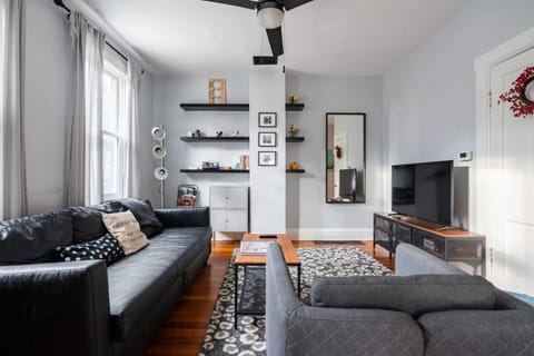 Historic Comfy German Village Haus sleeps6petsOK House in German Village