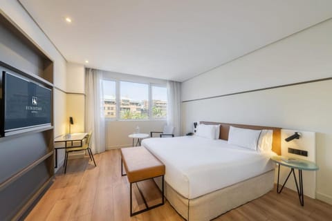 Bed, TV and multimedia, View (from property/room), Photo of the whole room, Bedroom, minibar, safe, wardrobe