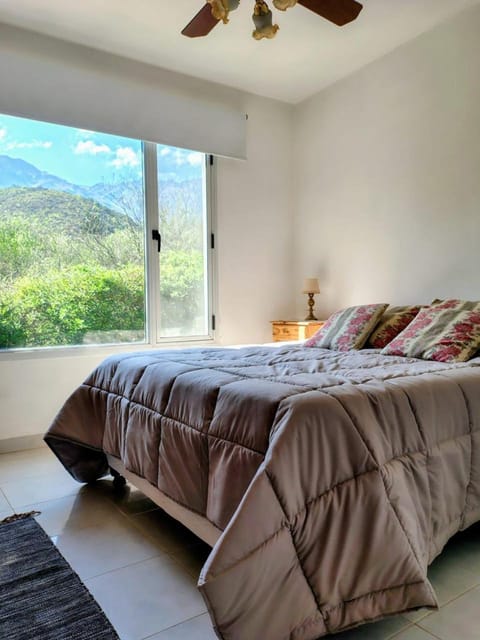 Bedroom, Mountain view