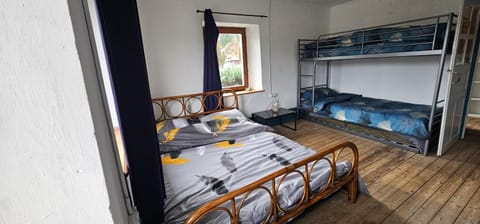 Bed, Photo of the whole room, Bedroom, bunk bed