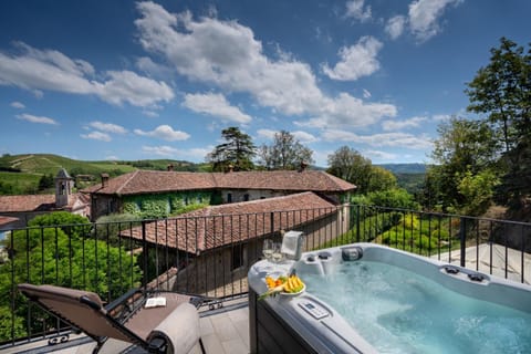 Natural landscape, Hot Tub, View (from property/room), Balcony/Terrace, Pool view, Swimming pool, Swimming pool, sunbed