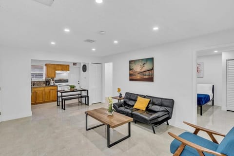 NEW 2 Bedroom Hollywood Beach and Hard Rock LB1 House in Hollywood