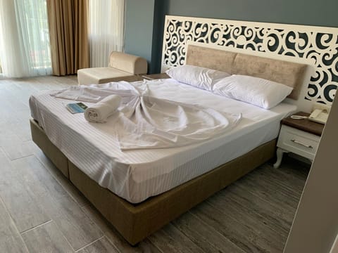 Bed, Photo of the whole room, Bedroom, towels