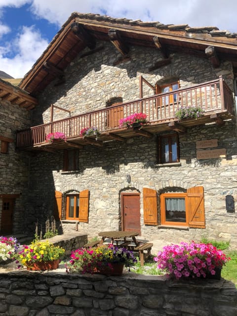 Chalet 3 Céline 6 personnes Vieux Village Chalet in Bonneval-sur-Arc