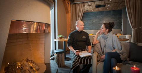 Staff, Restaurant/places to eat, Food, Meals, Lunch, Dinner