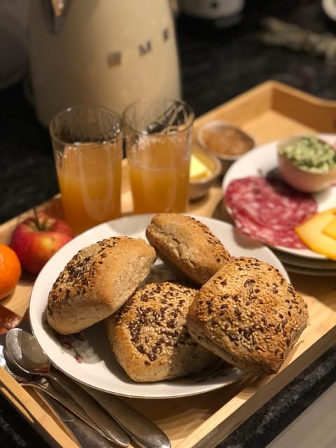 Food and drinks, Breakfast, Continental breakfast