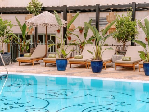 Swimming pool