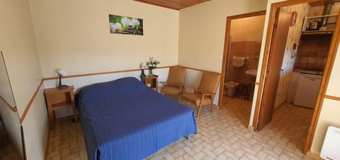 Bed, Children play ground, Photo of the whole room, Bedroom, Open Air Bath, sunbed, wardrobe