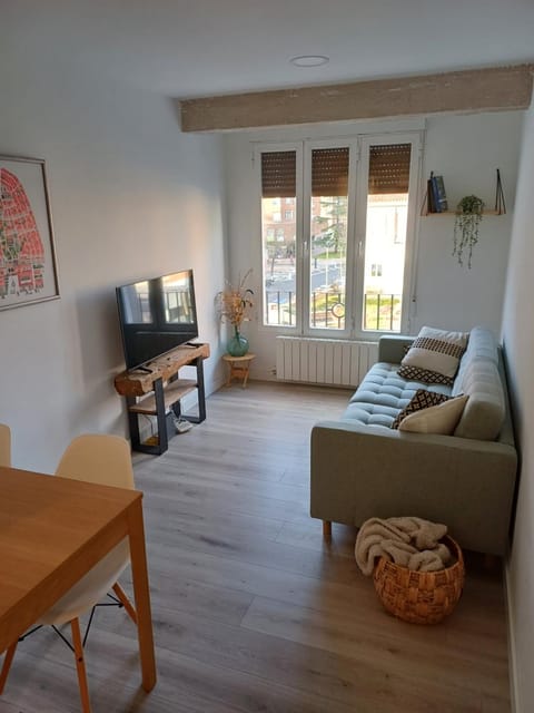 Communal lounge/ TV room, TV and multimedia, Living room