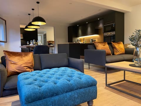 Kitchen or kitchenette, Living room, Seating area