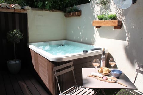 Hot Tub, Balcony/Terrace, Spa and wellness centre/facilities