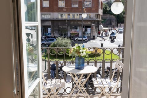 Balcony/Terrace, City view