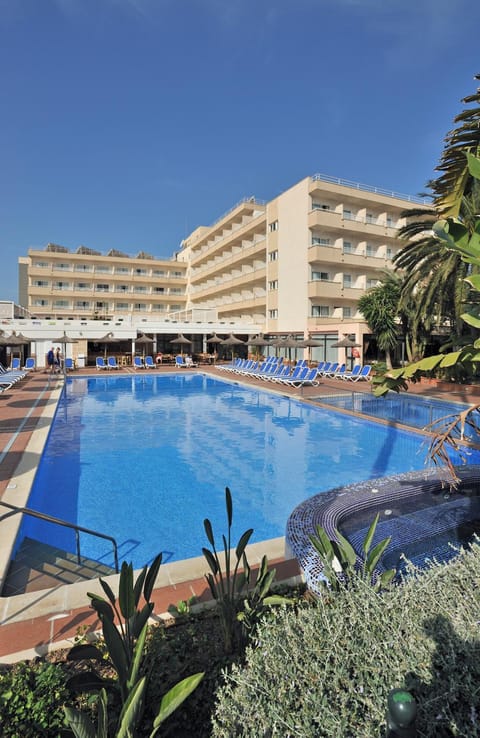 Facade/entrance, Swimming pool