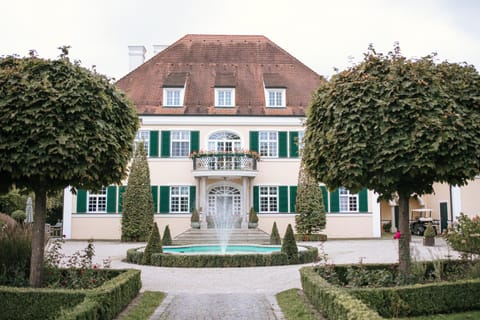 Property building, Day, Garden