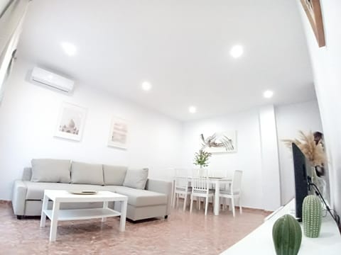 Living room, Dining area, air conditioner