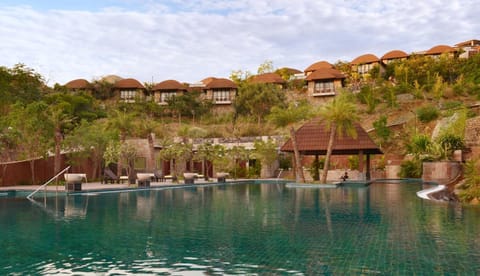 Property building, Swimming pool, Swimming pool